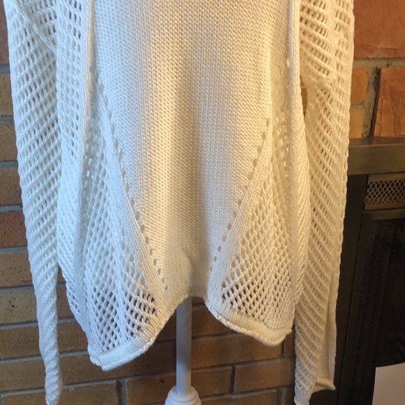 Shark bite sides open knit sweater - Picture 3 of 6